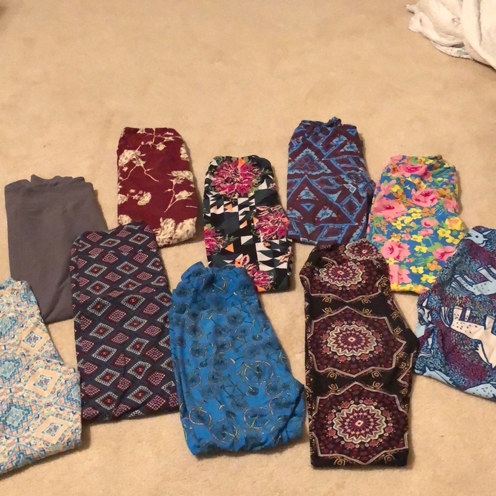 10 pairs of one size lularoe leggings